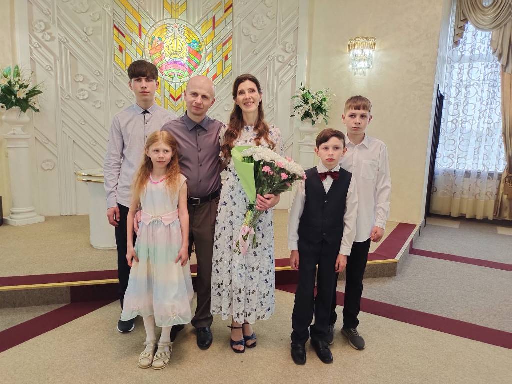 Фарфоровую свадьбу отметила семья Грибановых