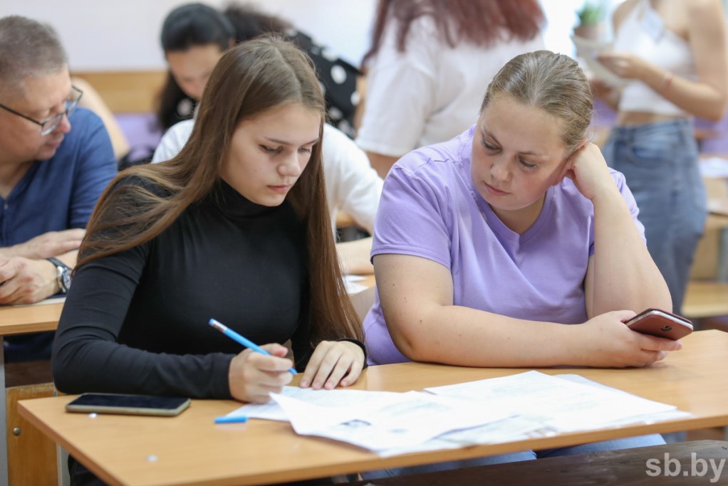 В Беларуси завершается прием документов в большинстве вузов на бюджетную форму обучения