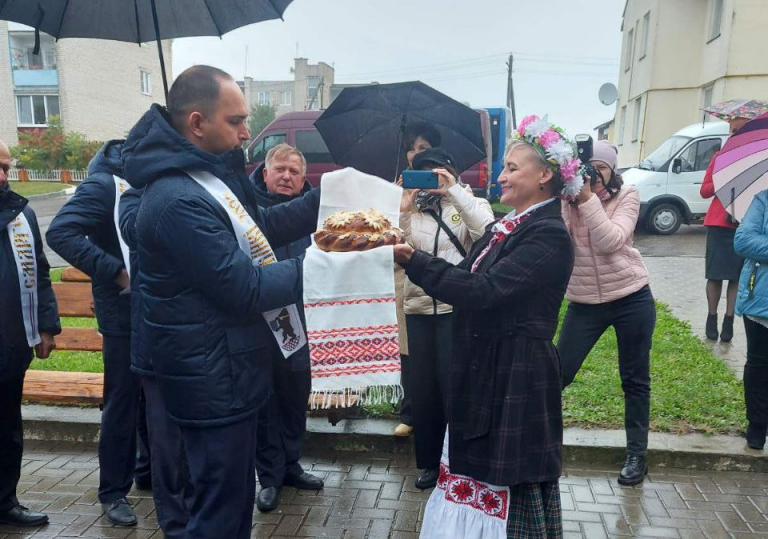 Делегация из Сморгони прибыла в столицу областных «Дожинок» – городской посёлок Берестовица