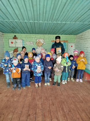 У Залескай СШ прайшла сустрэча дашкольнікаў з прадстаўнікамі райаддзела МНС