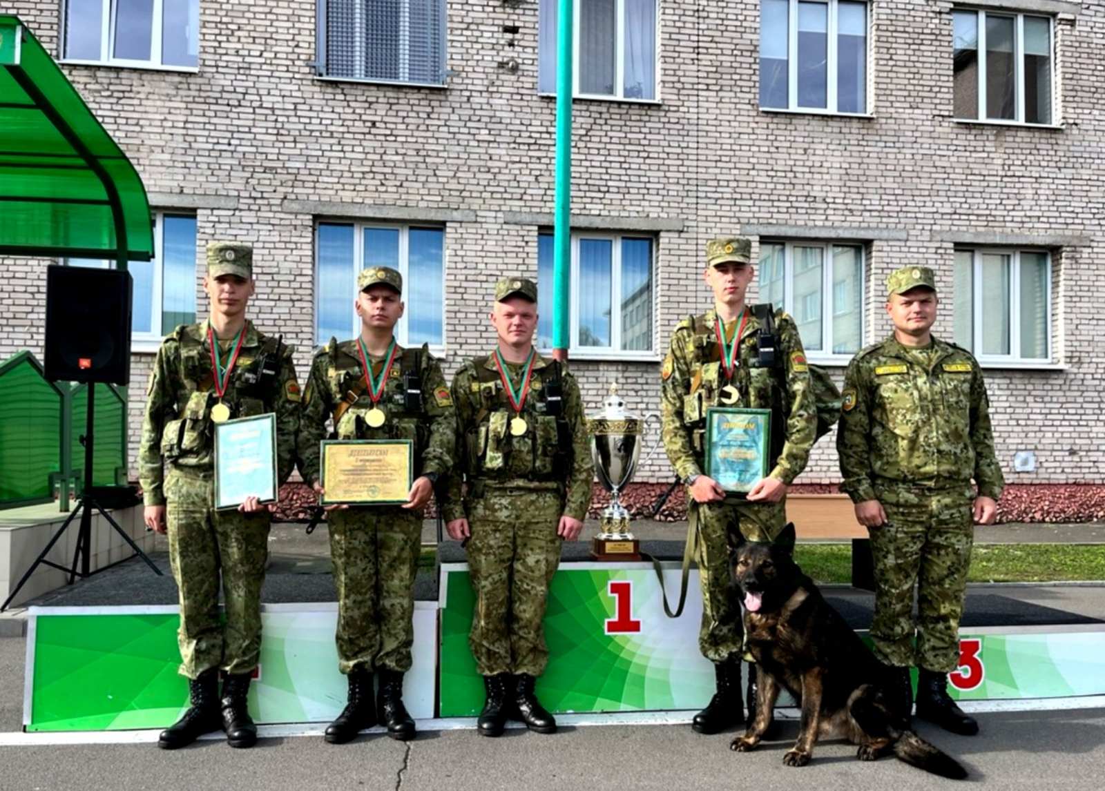 Сморгонские пограничники стали лучшими на соревнованиях тревожных групп