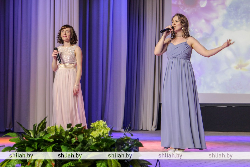 В РЦК состоялась праздничная концертная программа ко Дню женщин