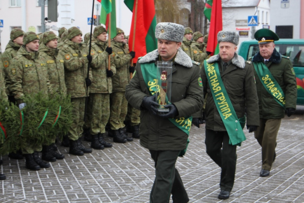 «Эстафета Победы» в Сморгони: у памятника погибшим воинам и партизанам прошел торжественный митинг