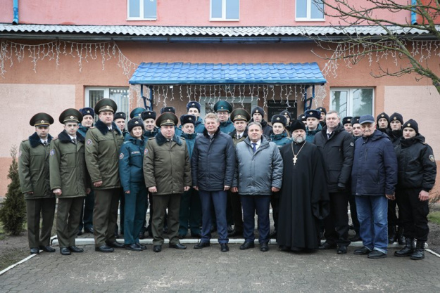 Сморгонские спасатели в преддверии своего профессионального праздника принимали поздравления