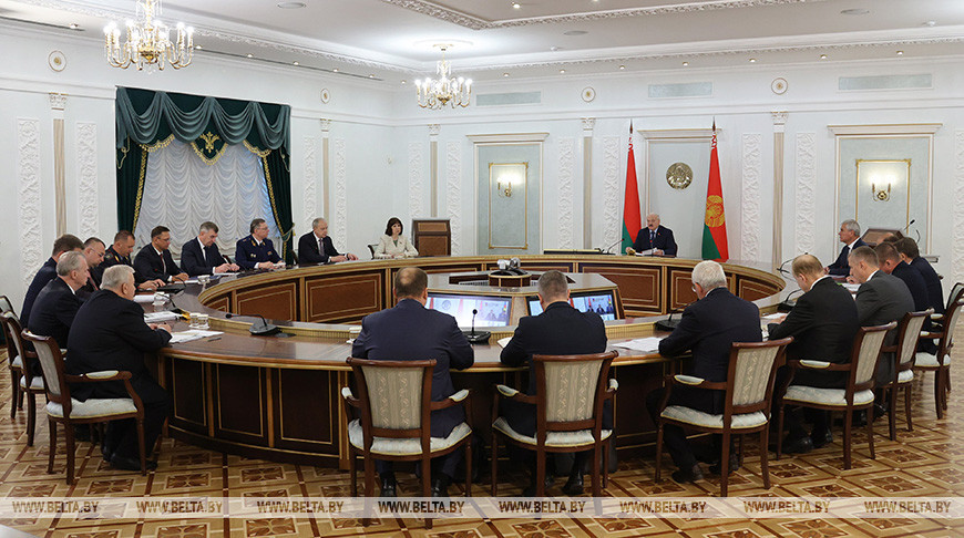Александр Лукашенко: вопрос успешной уборочной кампании для Беларуси - стратегический