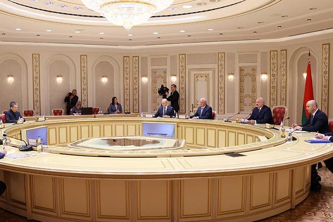 Александр Лукашенко: Беларусь и Россия делают очень большую ставку на промышленную сферу