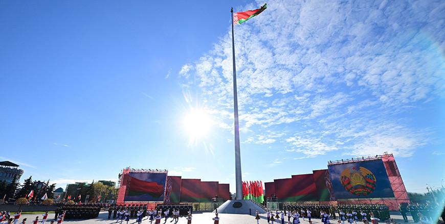 Александр Лукашенко: наши поистине народные флаг, герб и гимн понятны и правдивы