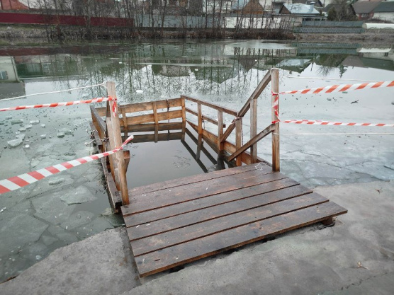 В канун Крещения на водоёме в городском парке Сморгони оборудовали купель